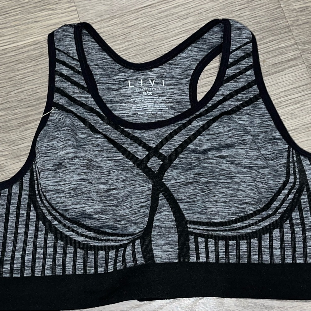 LIVI Wireless Medium-Impact Seamless Sports Bra